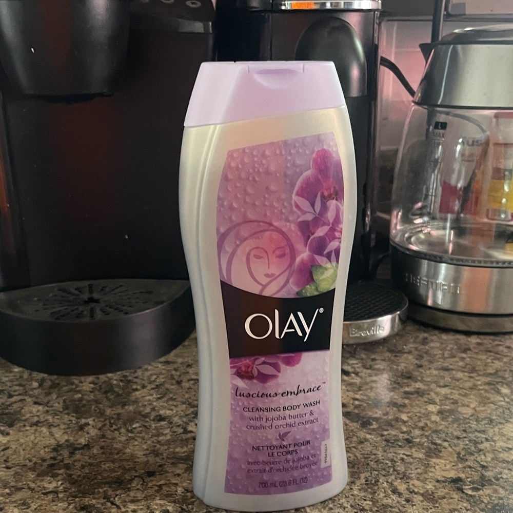 OLAY Luscious Embrace Body Wash with Purple and White Design